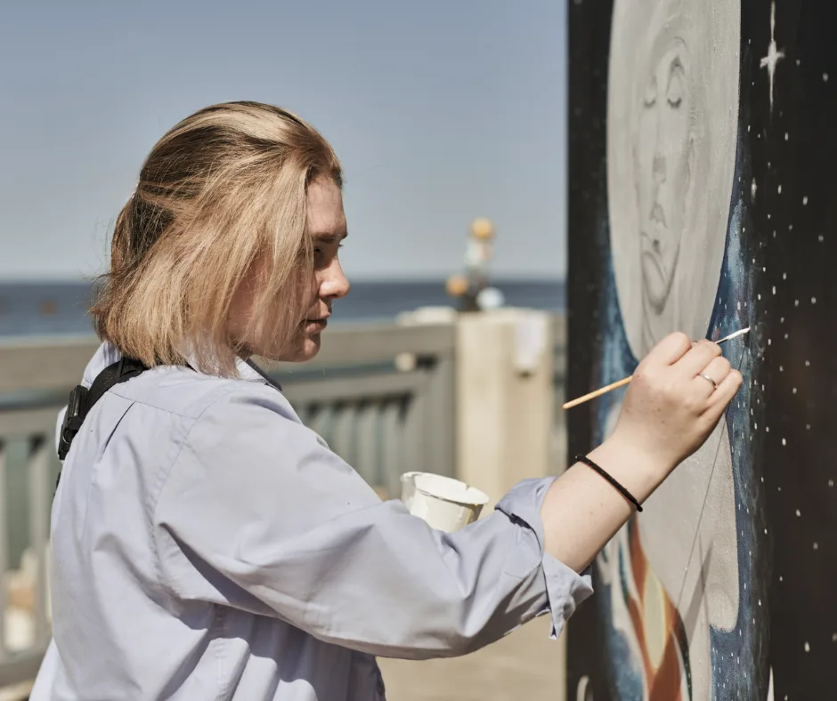 female street artist
