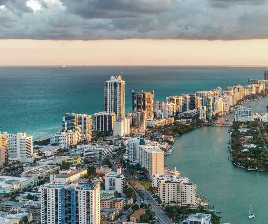 the skyline of Miami